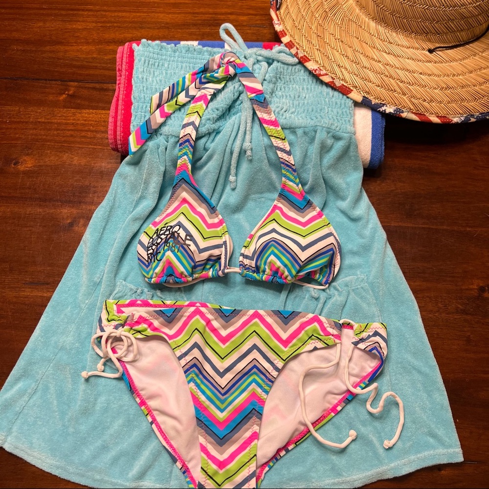 Sz L Aeropostale Halter Chevron print Bikini Set.